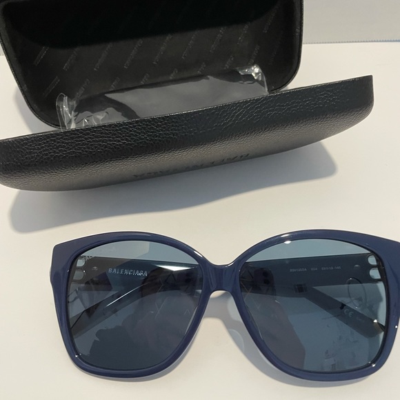 Balenciaga sunglasses new (Sold) - Picture 2 of 6